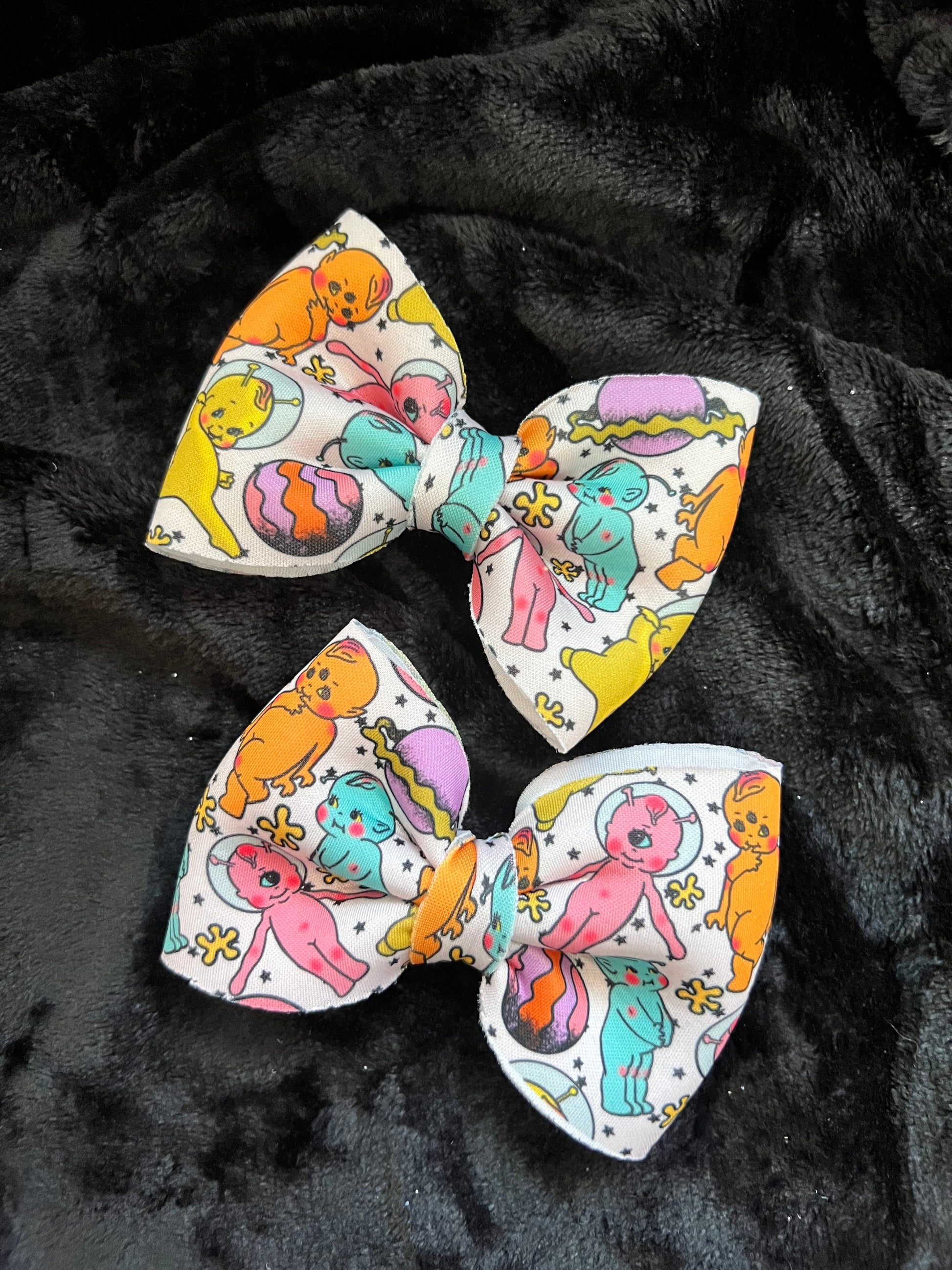 Single Spooky Bow