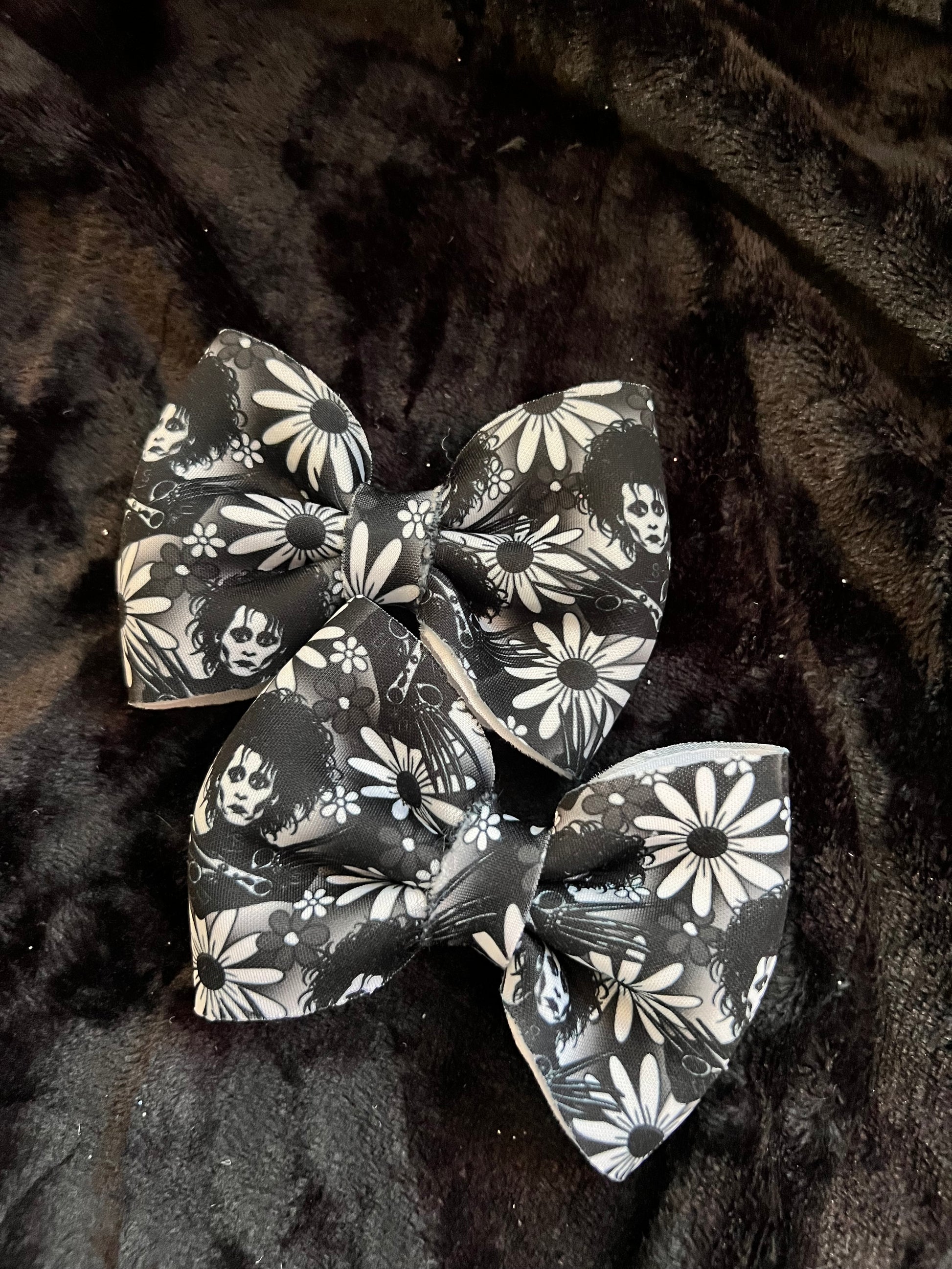 Single Spooky Bow