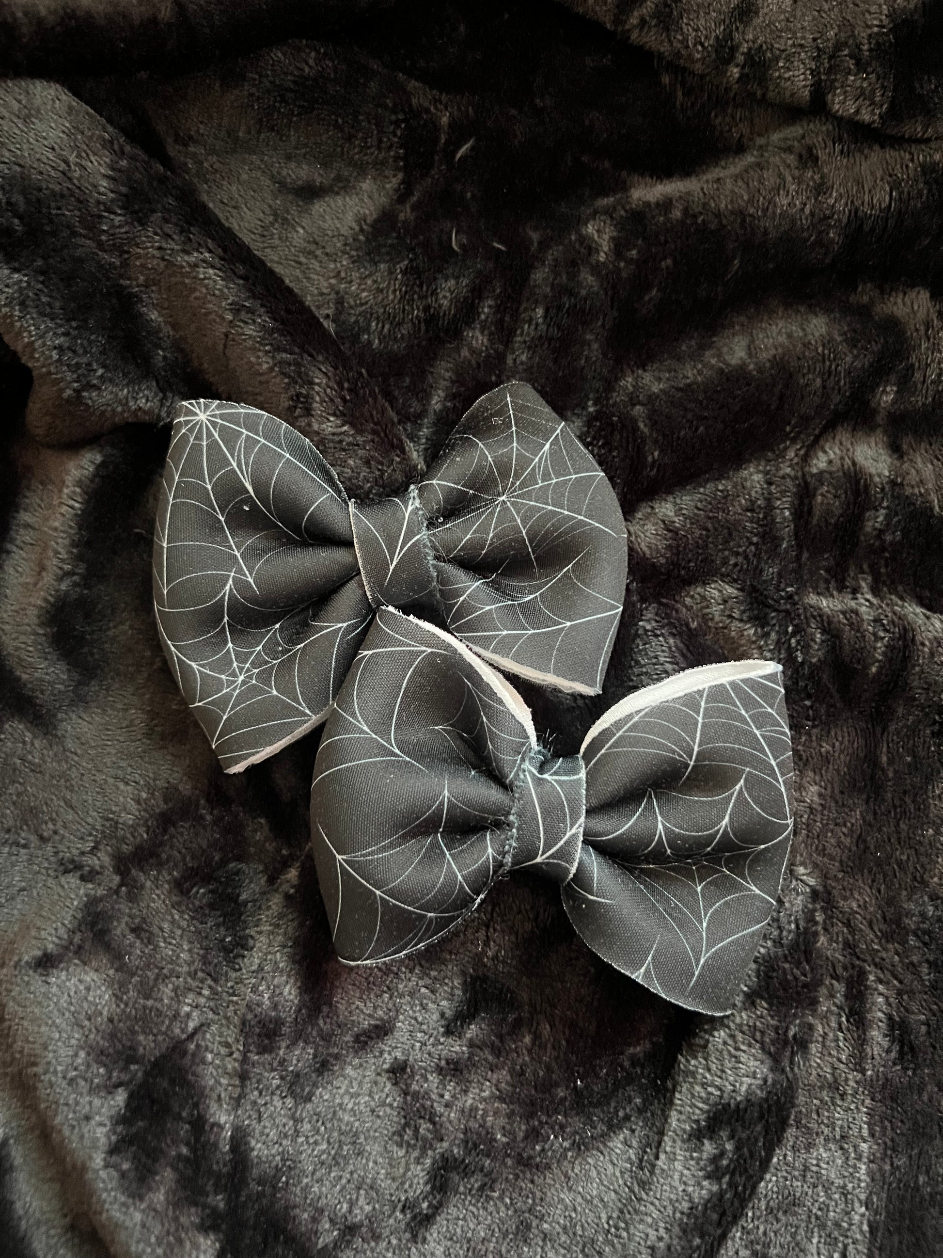 Single Spooky Bow