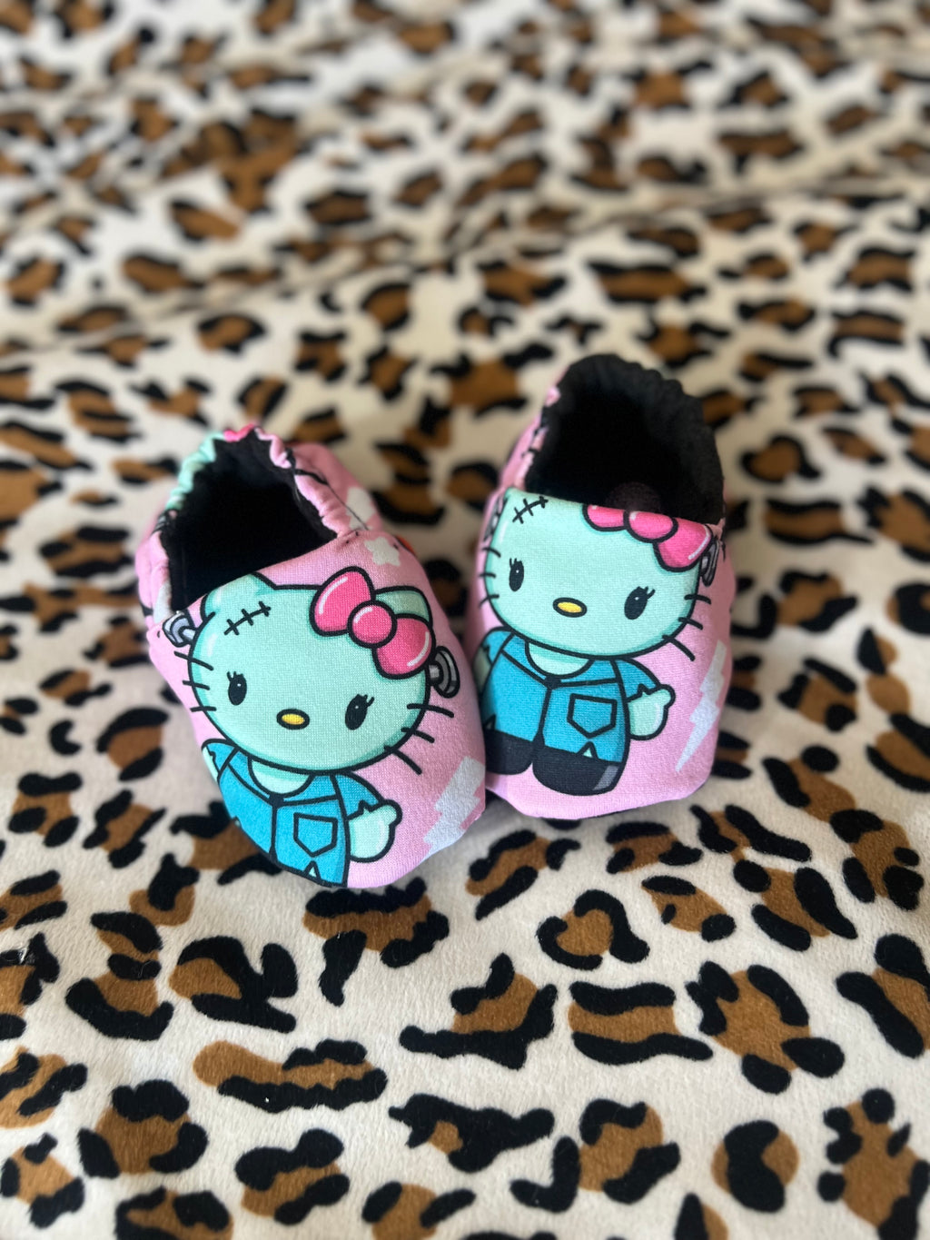 HK Frankenkitty Baby Booties